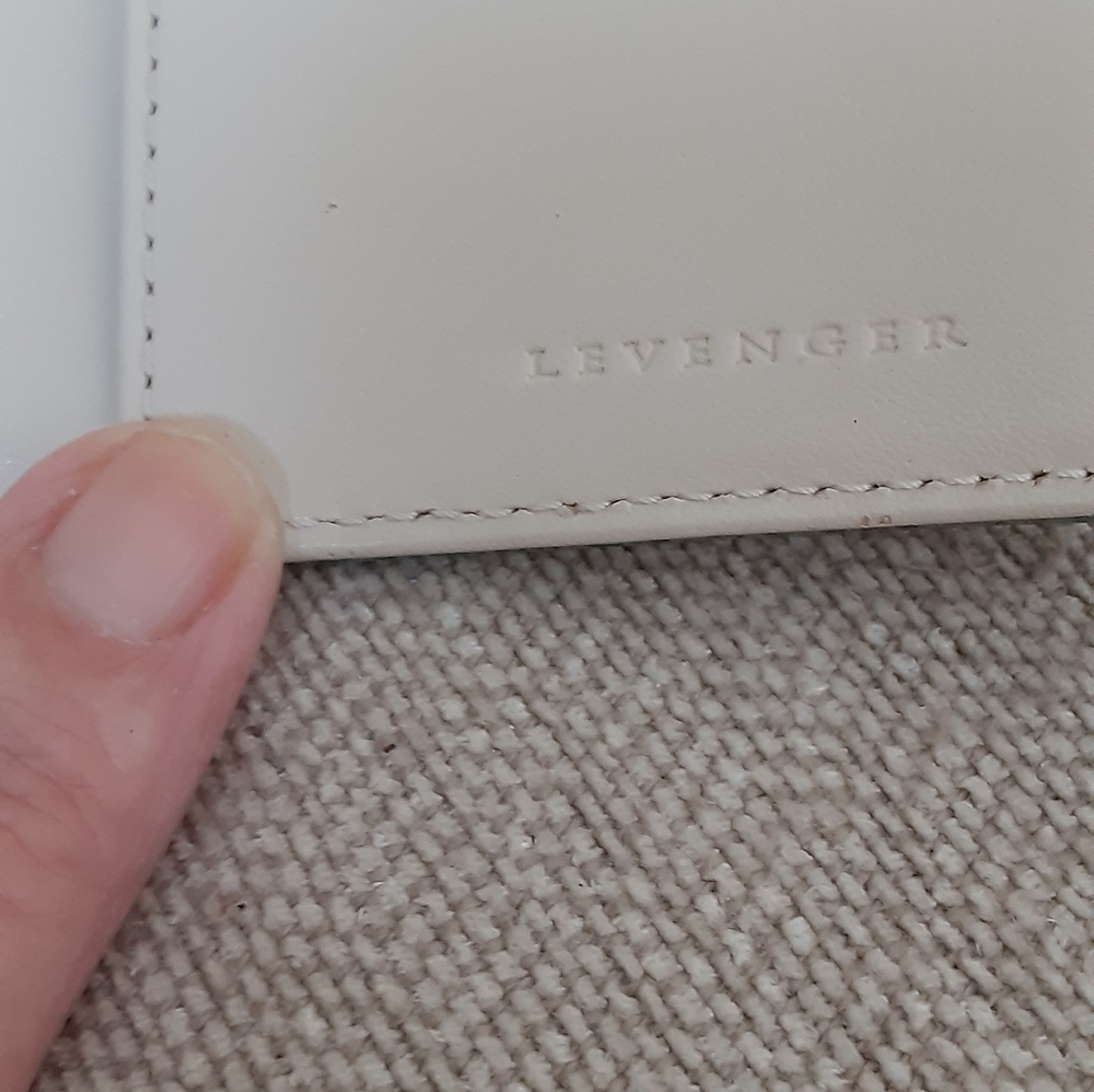 Levenger Green Leather Women's Wallet - Picture 4 of 11